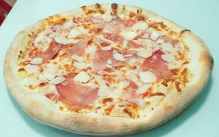 Pizza Prosciutto Crudo e parmigiano Ø 32cm