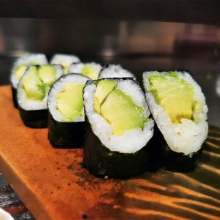 79. Maki De Aguacate (8 Pzs.)