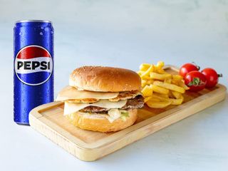 Mešani burger + pomfrit + Pepsi