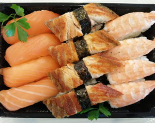 7.Nigiri Salmão, Niguiri Gamba e Niguiri Salmão Skin