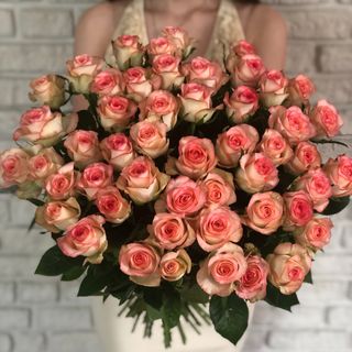 Акция! 51 роза бело-розовая