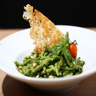 Pasta Fresca Con Salsa Pesto Verde