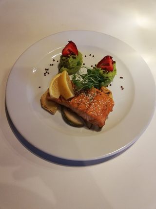 Grillowany łosoś w pistacjach