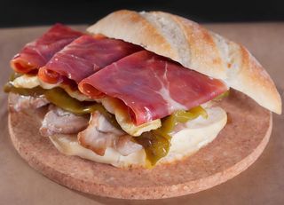 Mollete de Serranito