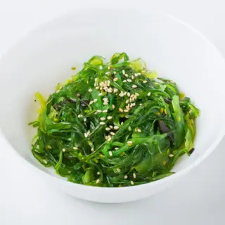 Ensalada Wakame Con Sésamo