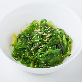 Ensalada Wakame Con Sésamo