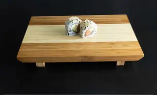 Uramaki salmón con queso y sésamo (8 pz.)