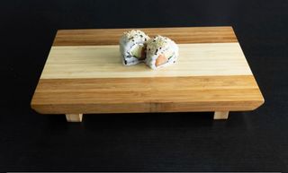 Uramaki salmón con queso y sésamo (8 pz.)