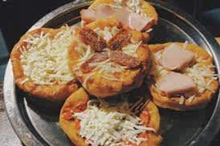 Мекица с кашкавал и шунка