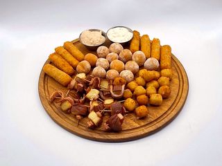 Гаряча сирна тарілка (600/100g)