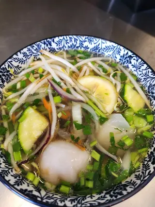 Zupa Wonton z krewetkami