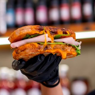 Le Cheddar Grilled Cheese (Halal)