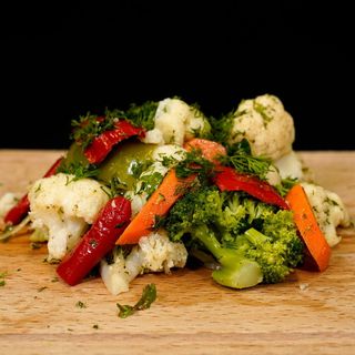 ყვავილოვანი და ბროკოლის სალათი 100გრ