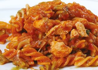 Fussili cu carne de pui