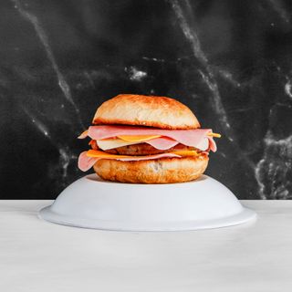 Hamburguesa con jamon y Queso
