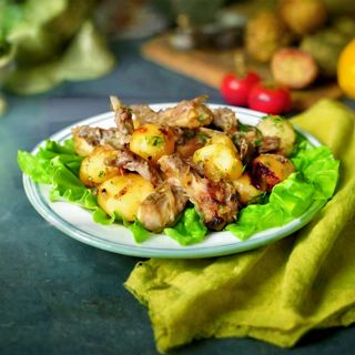 Рёбрышки с молодой картошкой