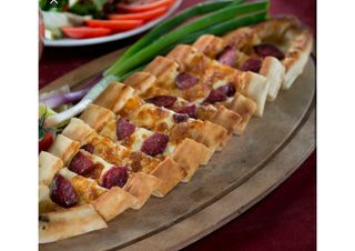 Пиде с кашкавал, суджук и яйце (400г)