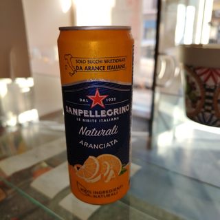 Aranciata San pellegrino 