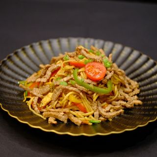 TALLARINES CON TERNERA