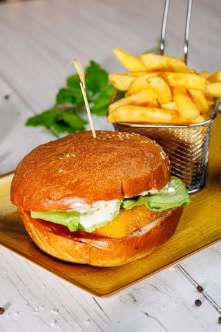 Burger cu Cașcaval Pane