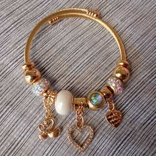  Pulseira Elegância Coração – Um Clássico que Encanta