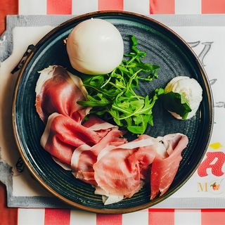 Prosciutto di Parma e Mozzarella di Bufala con mousse di ricotta
