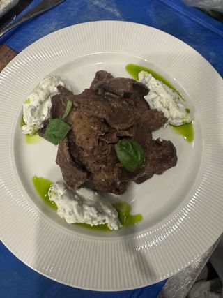 Чипс от телешки дроб със сос от тартар