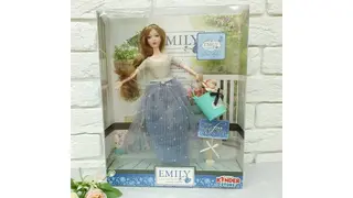 Кукла в платье Emily