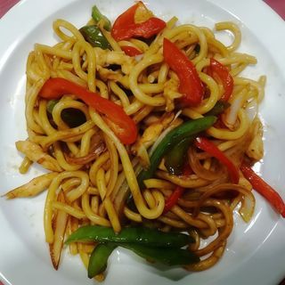 Tallarines Al Wok De Pollo, Gambas Y Verduras