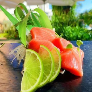 102.Sashimi De Atún (5 Pzs.)