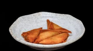 5. Samosa al curry - 3 pezzi