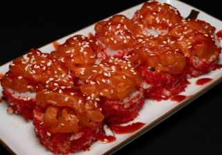 Uramaki z tatarem z łososia