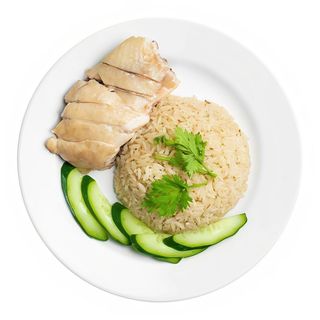 Pescado al vapor, arroz blanco y habichuelas