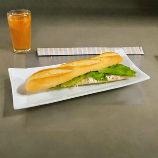 Baguete Delicias do Mar + bebida + nata brasileira