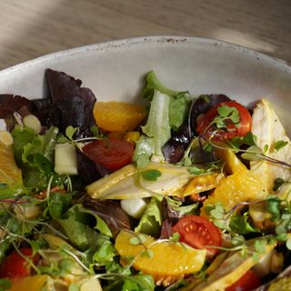 Ensalada De Pollo Y Frutos Secos