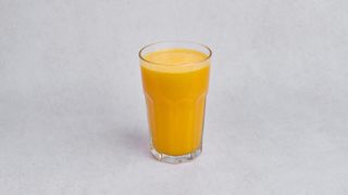 Sok świeżo wyciskany pomarańcza