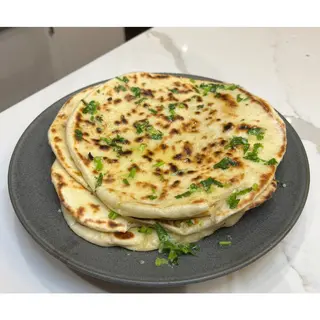 Garlicky Naan