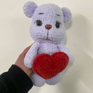 Щокатий блакитний ведмедик з серденьком
