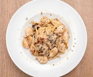 Spaghetti z kurczakiem (260 g)