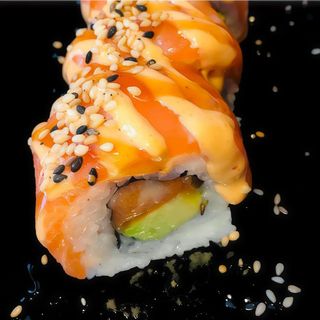 Spicy salmón rollo  (8uds)