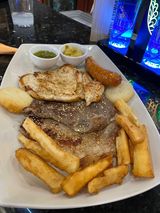 Tabla mixta con patatas fritas