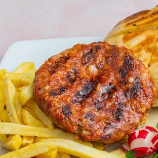 Pljeskavica ljuta sa lukom - porcija