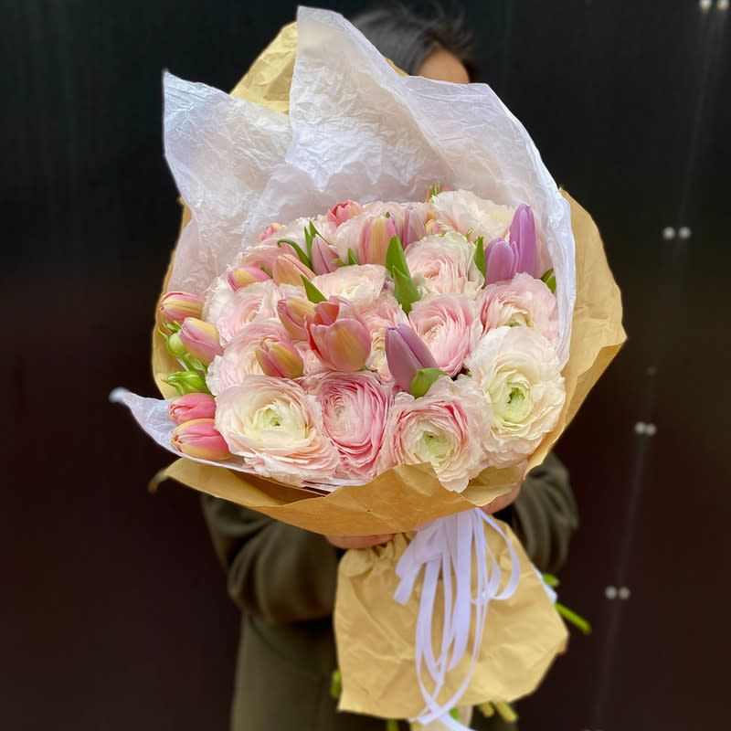 БУКЕТЫ ОТ 7000