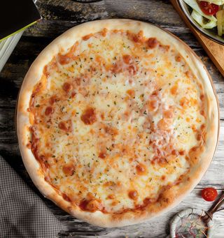 Pizza 4 quesos (30 cm.)