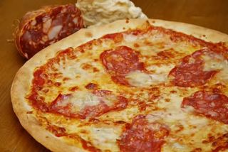 Pizza Salame e Formaggio 32cm