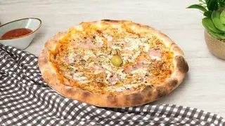 Caricciosa pizza porodična+2 palačinke