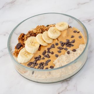Bowl de avena con cacahuete y plátano 