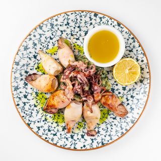 Lignje punjene i kuhani krumpir