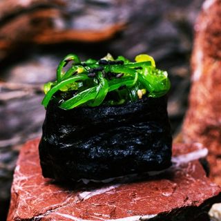 Wakame gunkan