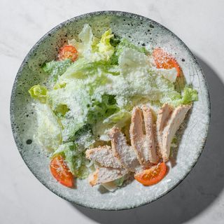 Салат "Цезарь" с курицей (280 гр.)